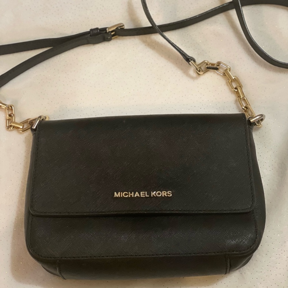 Micheal kors crossbody bag